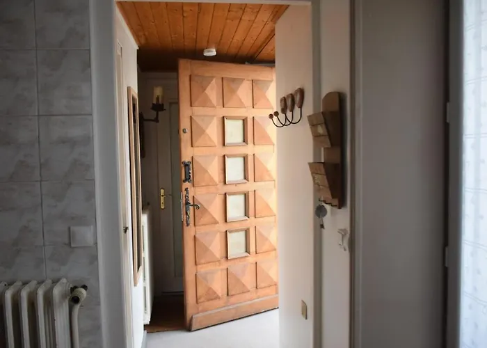 Isaline, Cyclamens T1 Bis-parking Prive